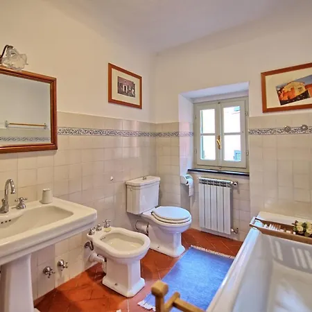 Monte Marcello-zanego Sleeps 6 Wifi דירה